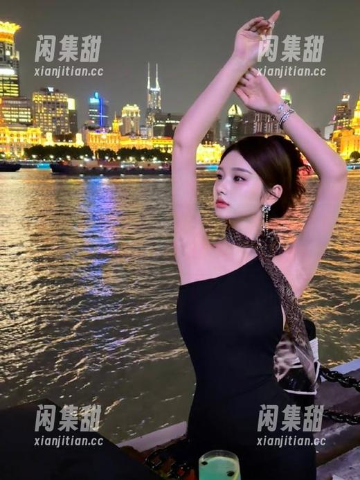 58吃瓜 在58吃瓜的入口等候,感觉自己像个侦探,谁敢来抢我的瓜?